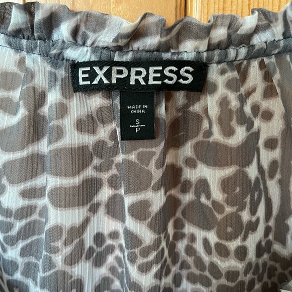 Express Top - Picture 2 of 5